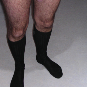 Branle en chaussettes noires